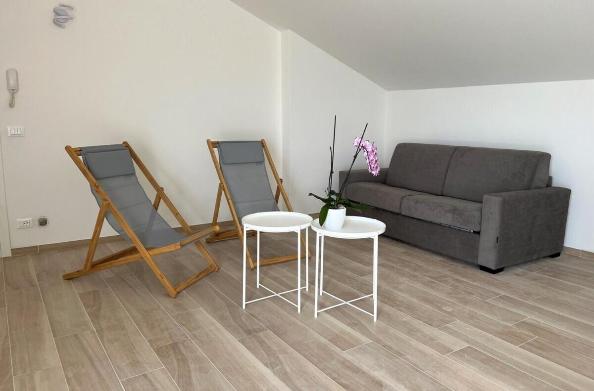 Ferienwohnung Attico Lilium Peschiera del Garda Exterior foto